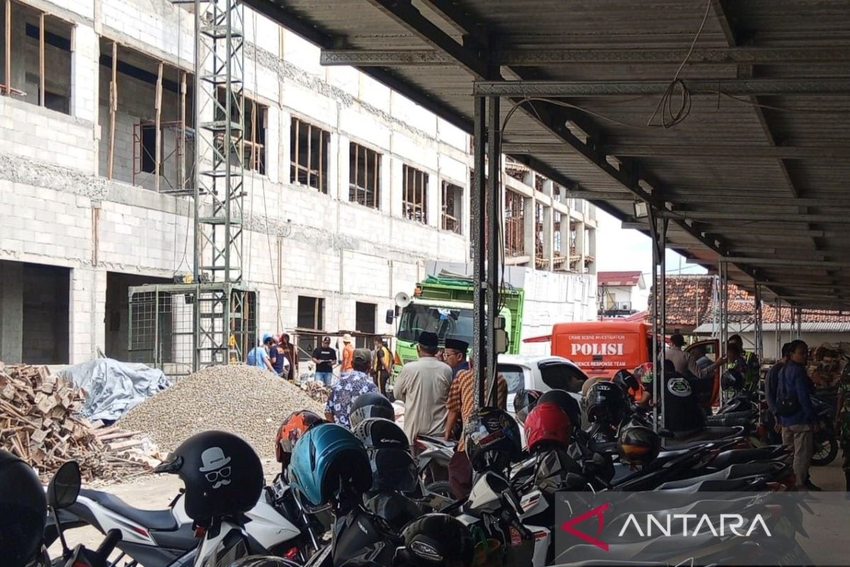 Korban jiwa jatuhnya lift crane di Blora bertambah