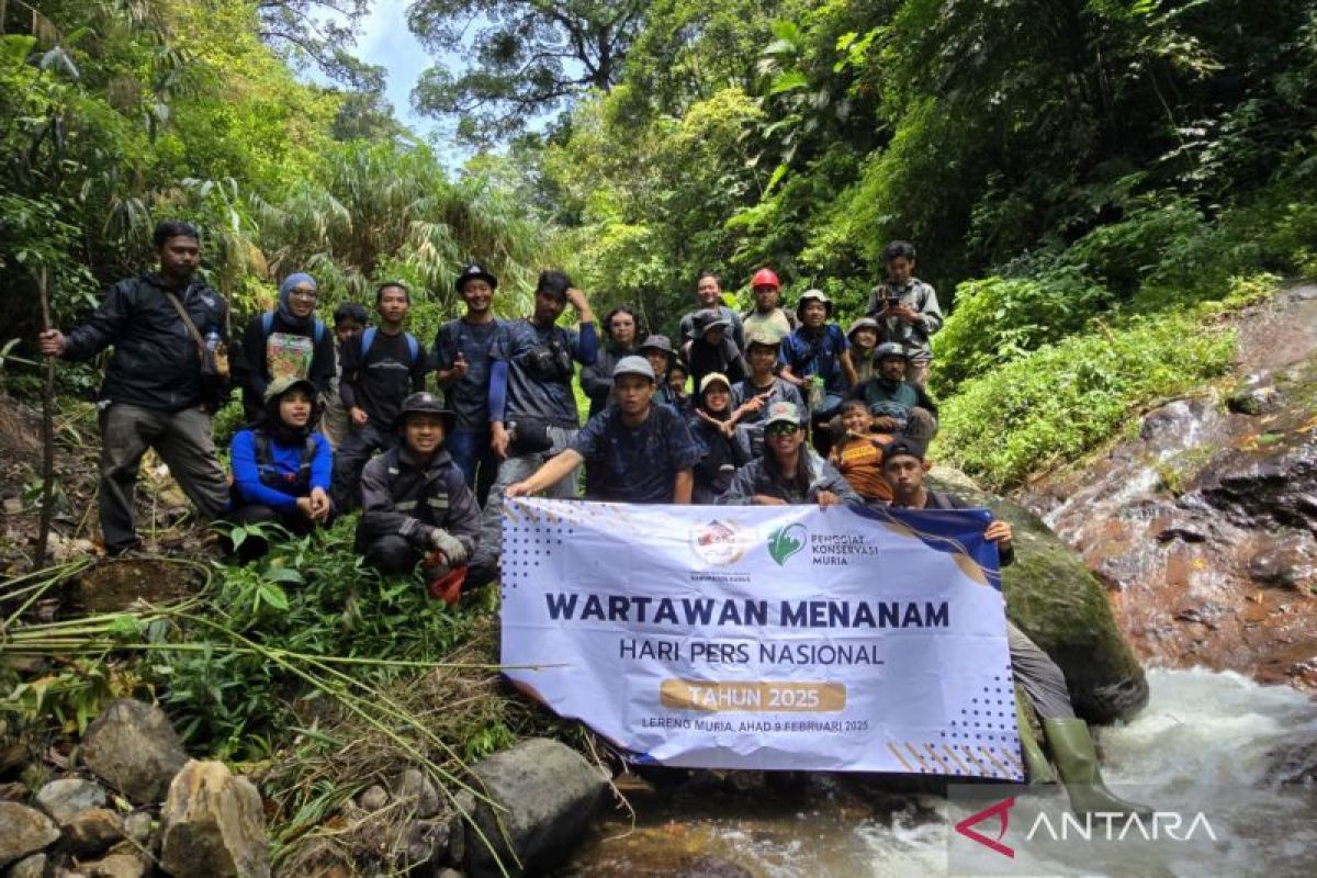 PWI Kudus tanam 200 pohon di Lereng Muria