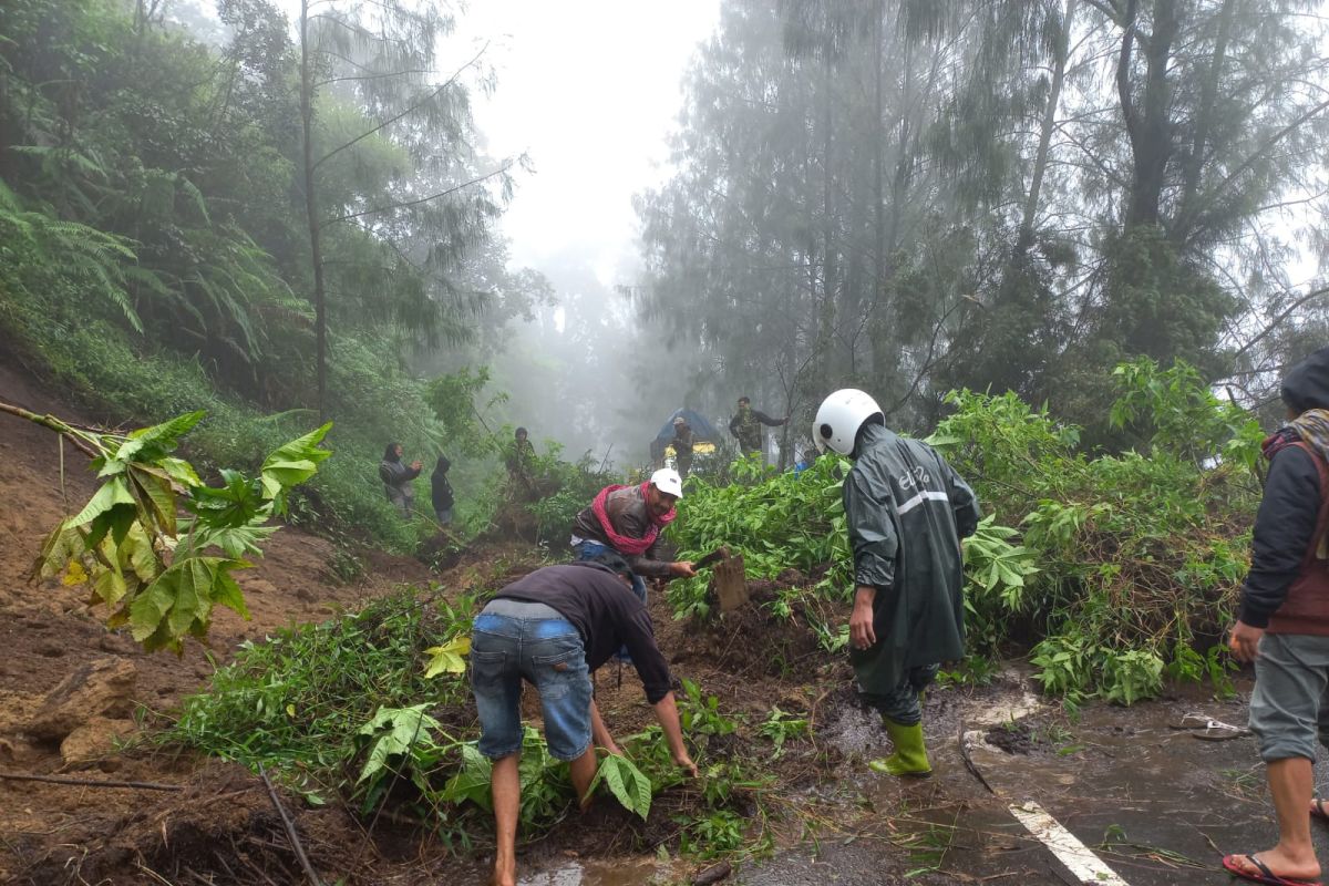 TNBTS imbau wisatawan ke Bromo waspadai cuaca ekstrem