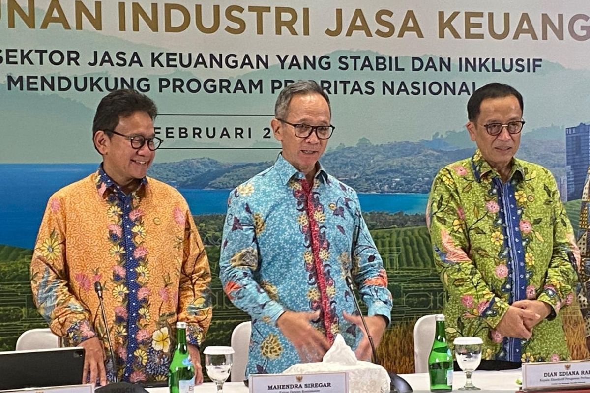 OJK beri sinyal 2 bank syariah hasil konsolidasi akan lahir tahun 2025