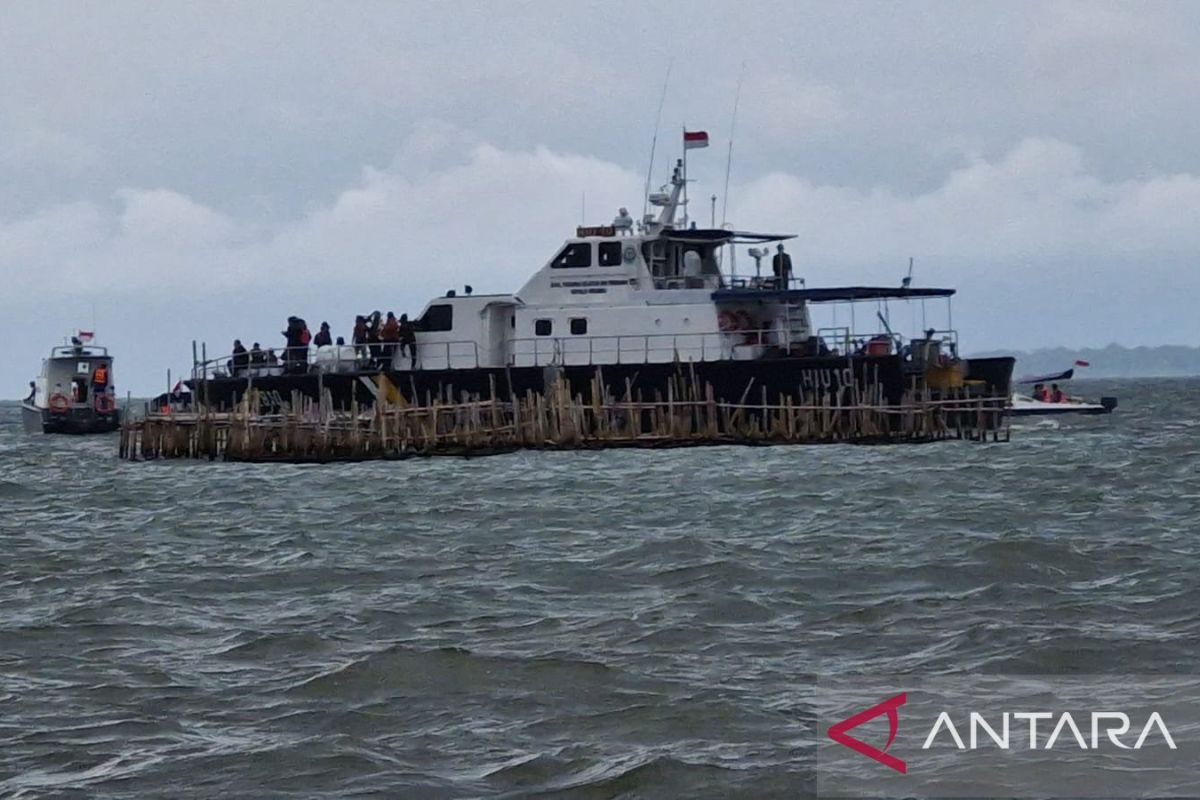 TNI AL terus lanjutkan bongkar pagar laut di Tangerang hingga 24,9 km