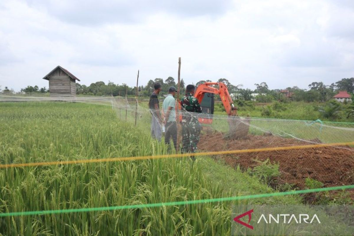 TNI buat saluran air dukung ketahanan pangan di Tebo Jambi