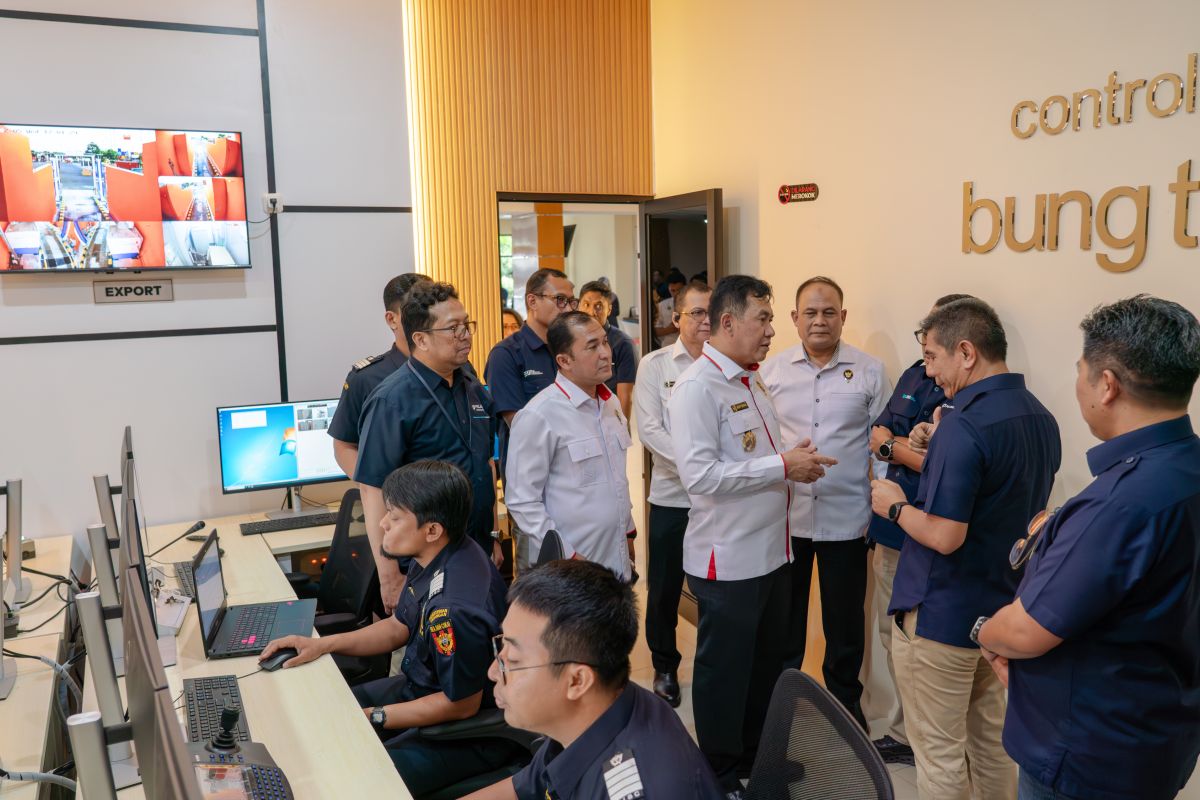 Terminal Petikemas Surabaya siapkan alat pemindai untuk keamanan