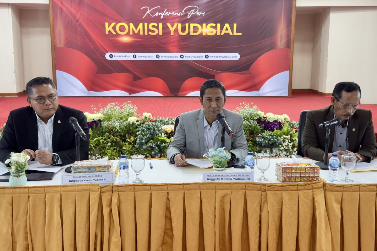 KY sudah periksa saksi soal dugaan majelis kasasi Tannur langgar etik