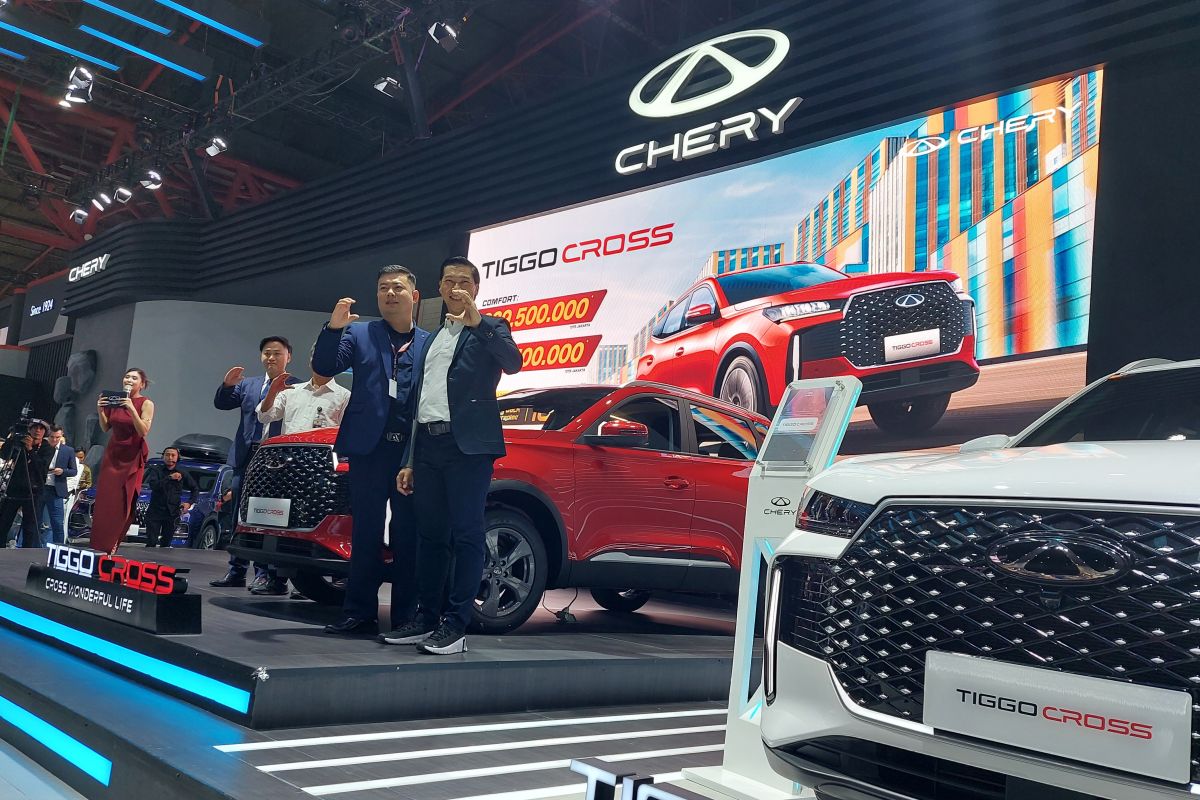 Chery Tiggo Cross dibanderol mulai Rp239,5 juta di IIMS 2025