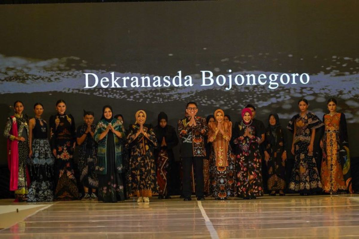 Bojonegoro perkenalkan batik 