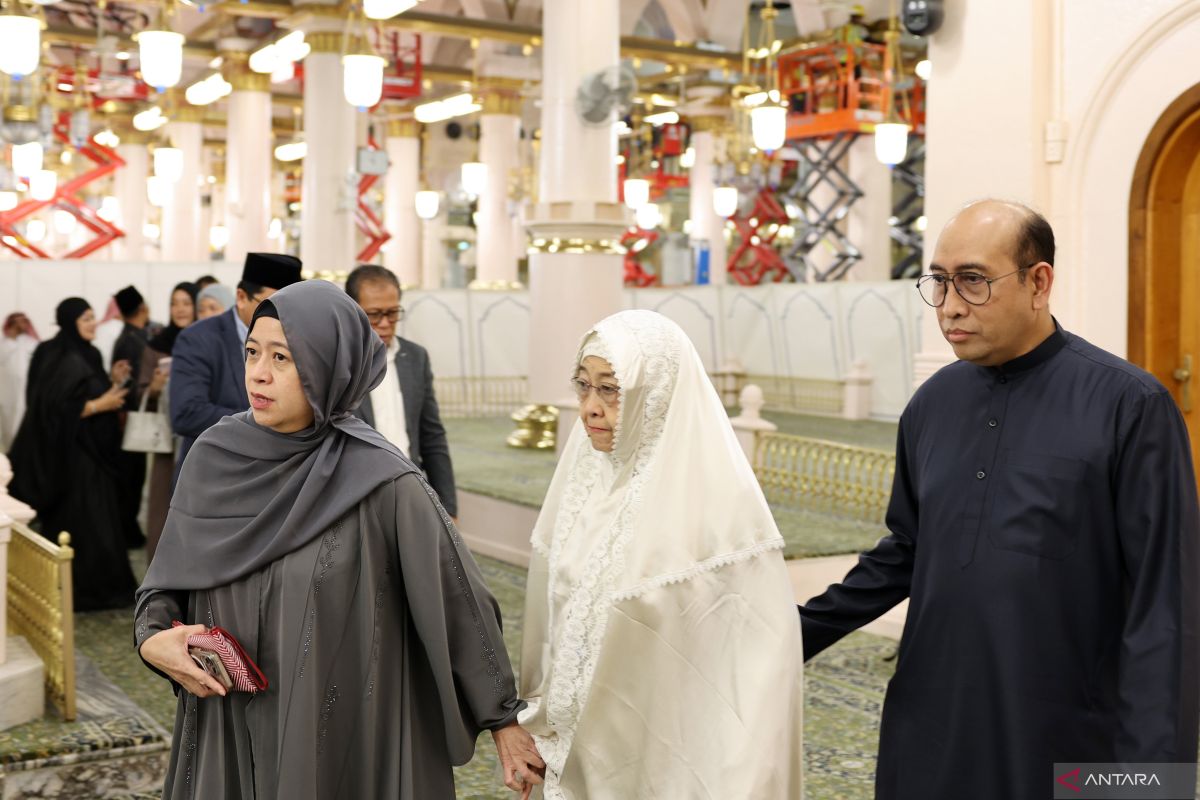 Megawati Soekarnoputri ziarah ke makam Nabi Muhammad SAW