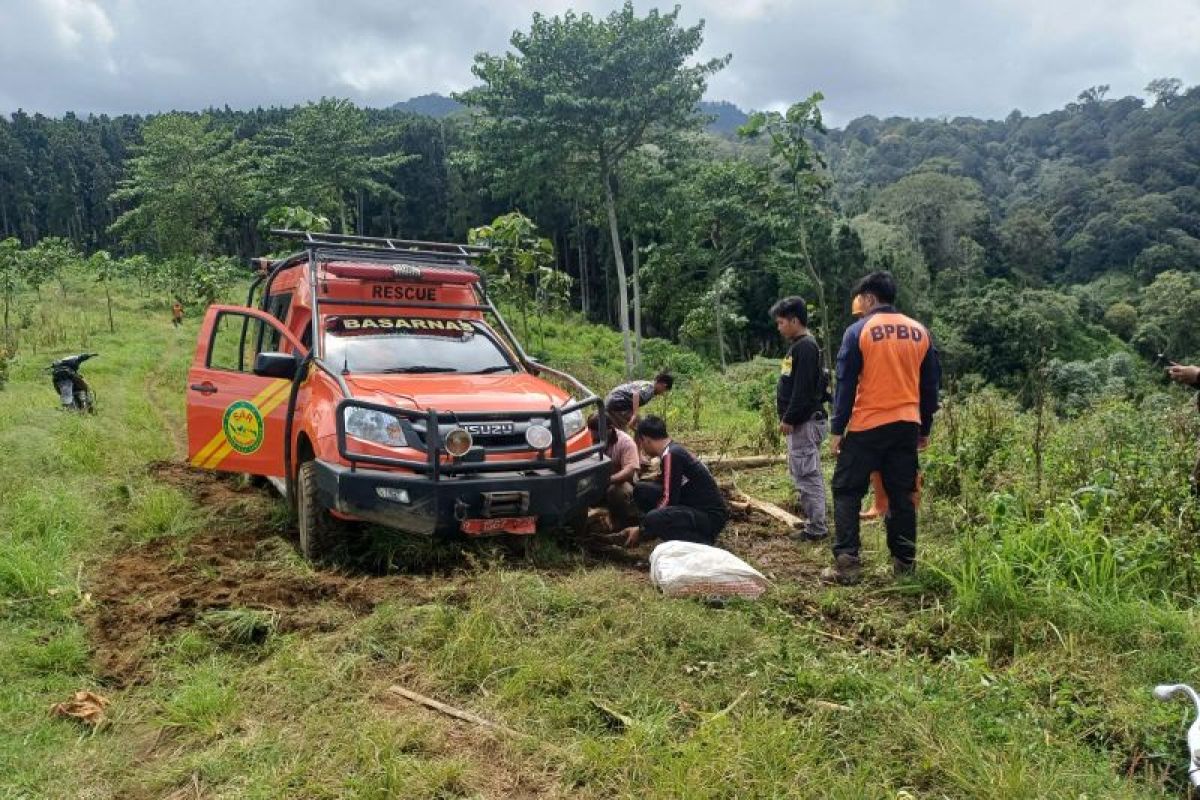 Tim SAR gabungan evakuasi dua pendaki asal Jakarta di Gunung Argopuro