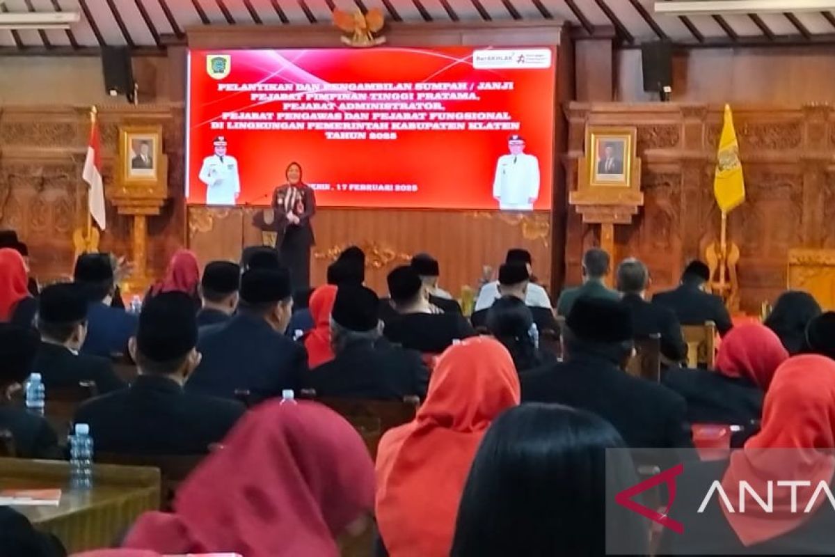 Bupati Klaten  mutasi 72 orang ASN jelang purnatugas