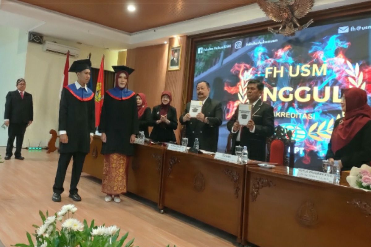 Melepas 117 lulusan, Dekan FH USM: Jadilah sarjana yang adaptif