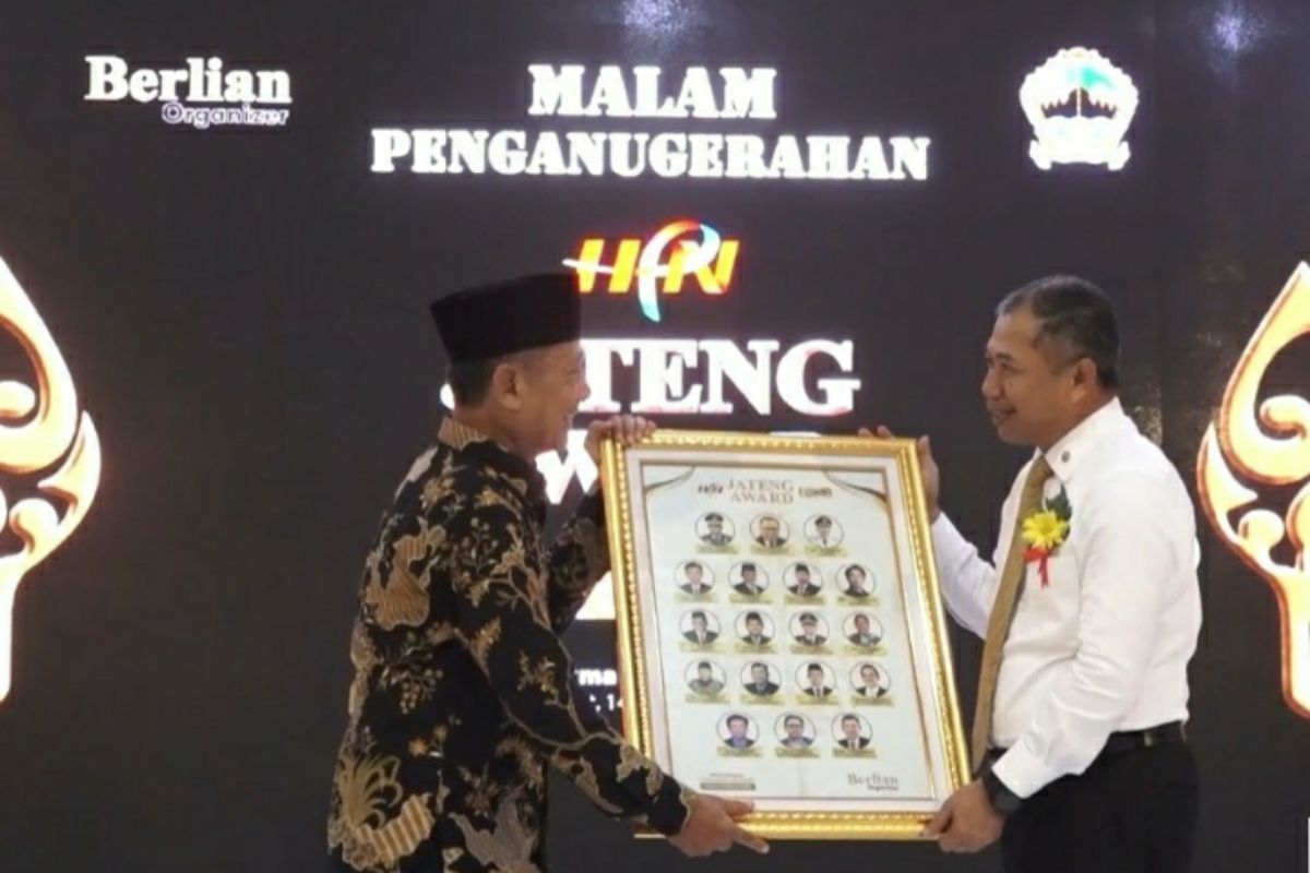 Rektor USM Dr Supari raih penghargaan "Tokoh Inspiratif"