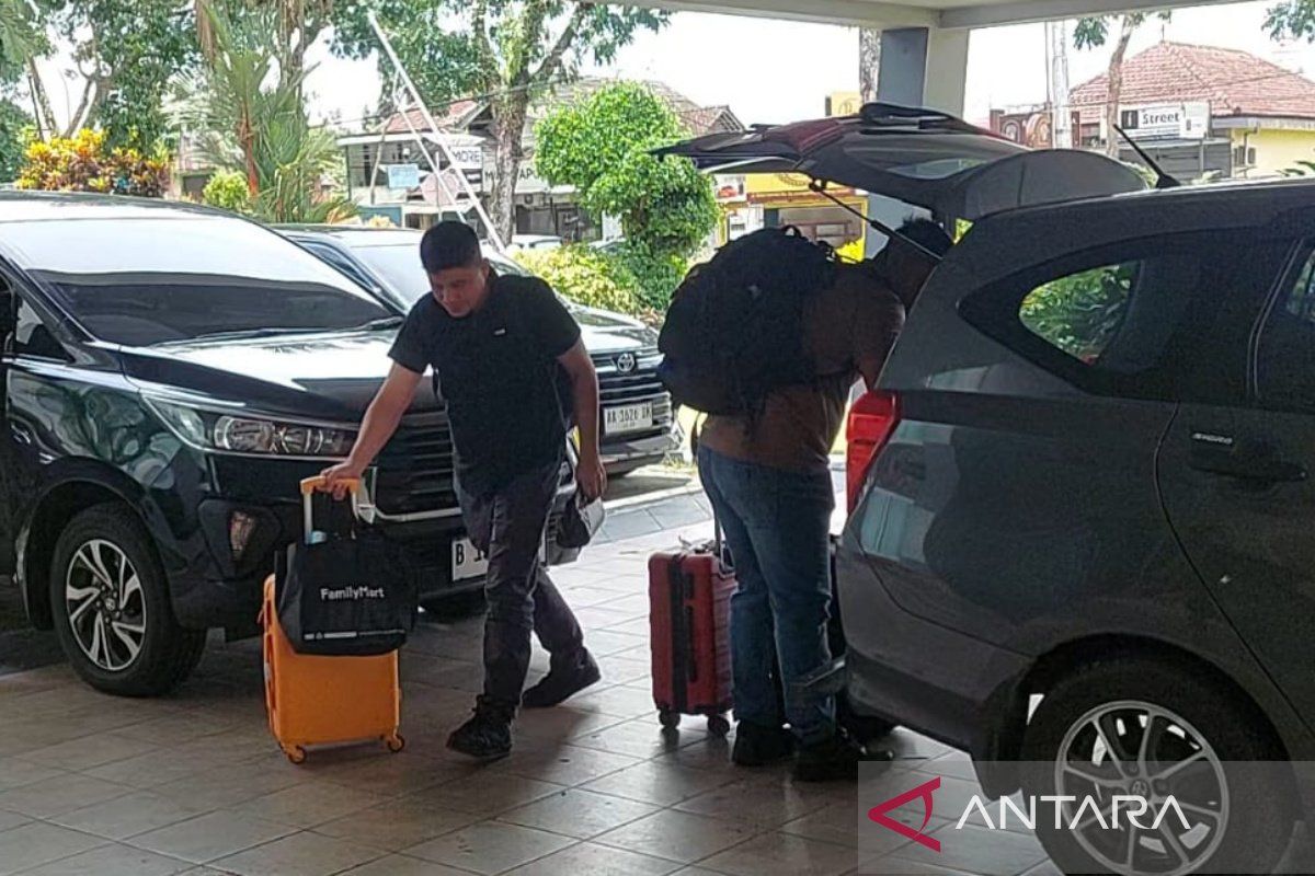 Barang-barang milik kepala daerah mulai berdatangan ke Akmil Magelang