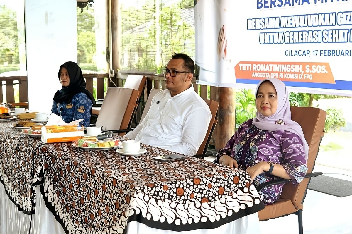 BGN dan DPR sosialisasi MBG di Majenang, Cilacap