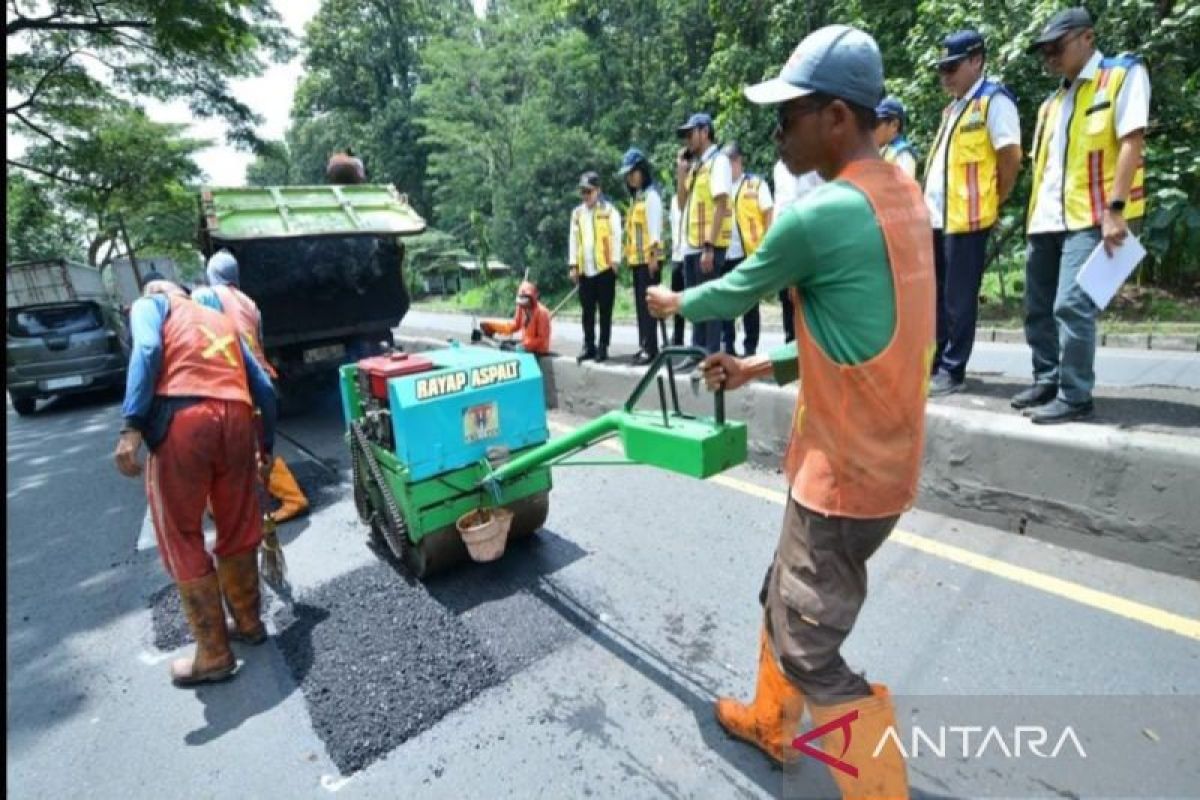 Pemkot Pekalongan alokasikan anggaran perbaikan jalan  Rp3,3 miliar