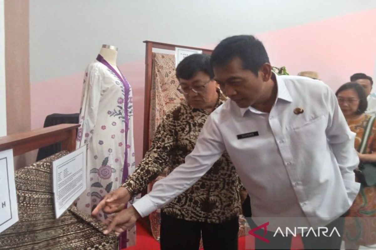 Pemkab  Batang motivasi generasi muda cinta batik cegah kepunahan