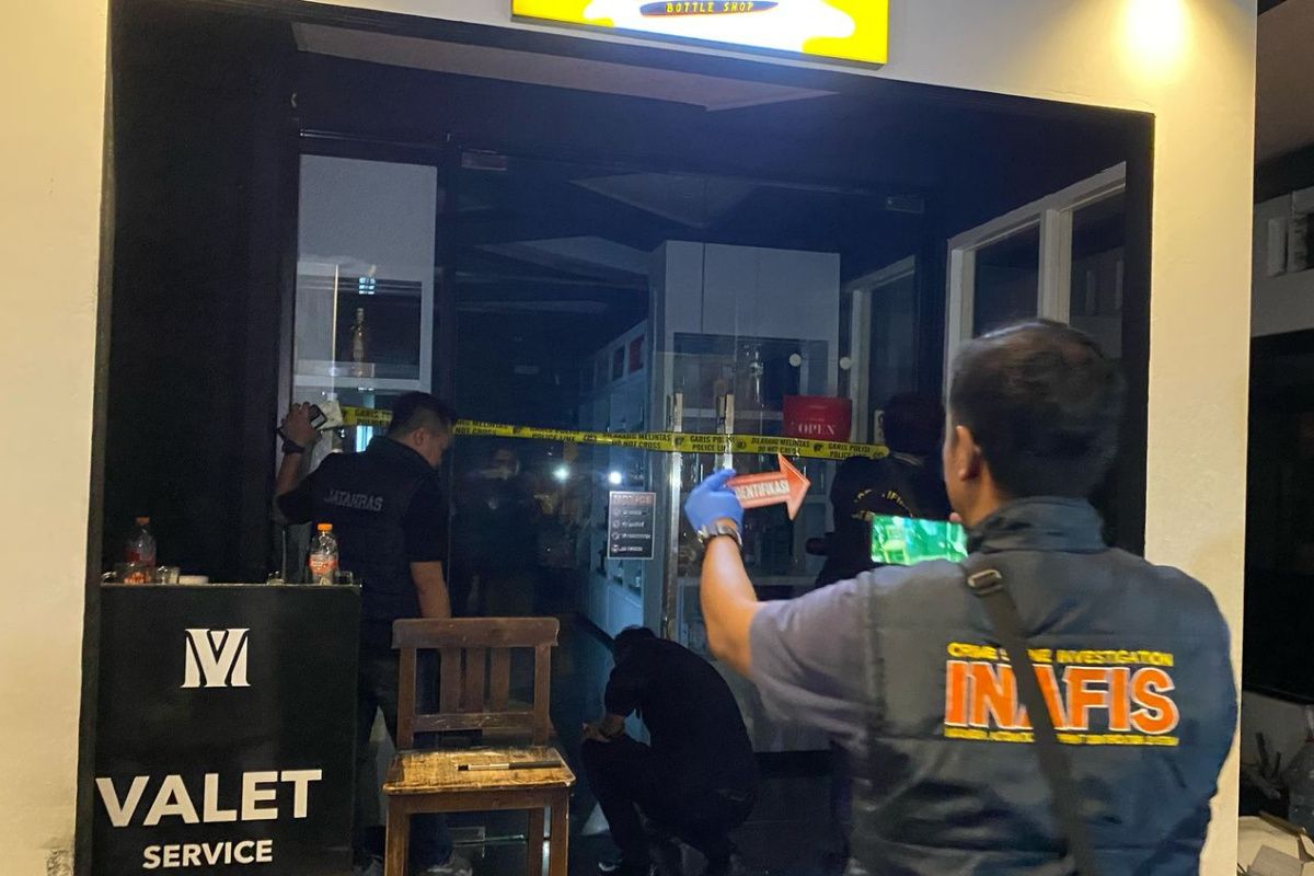 Polda Jateng tindak tempat karaoke penyedia striptease di Semarang