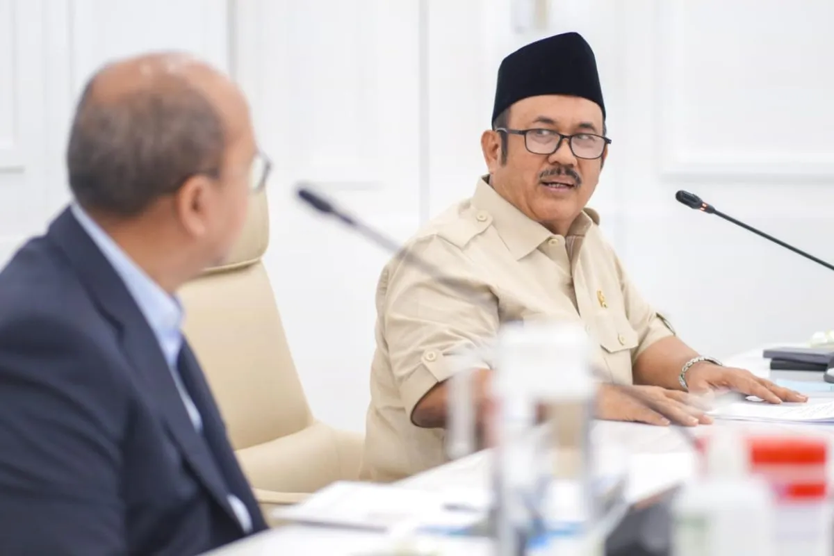 Menteri Perencanaan Pembangunan Nasional/Kepala Badan Perencanaan Pembangunan Nasional (PPN/Bappenas) Rachmat Pambudy saat bertemu dengan CEO Badan Pengelola Investasi Danantara Rosan Roeslani di Jakarta, Kamis (27/2/2025). ANTARA/HO-Bappenas