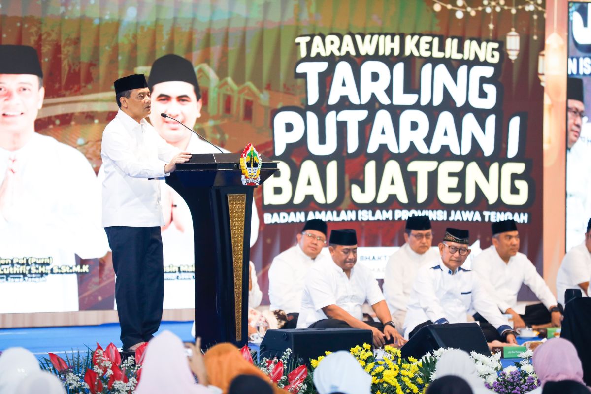 Gubernur Jateng minta  ASN tak kendor layani masyarakat selama Ramadhan