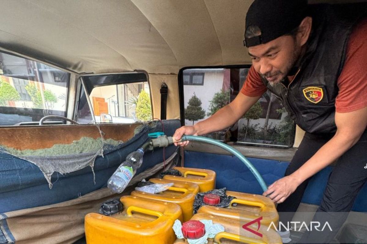 Pedagang  diamankan Polres Temanggung diduga selewengkan Pertalite