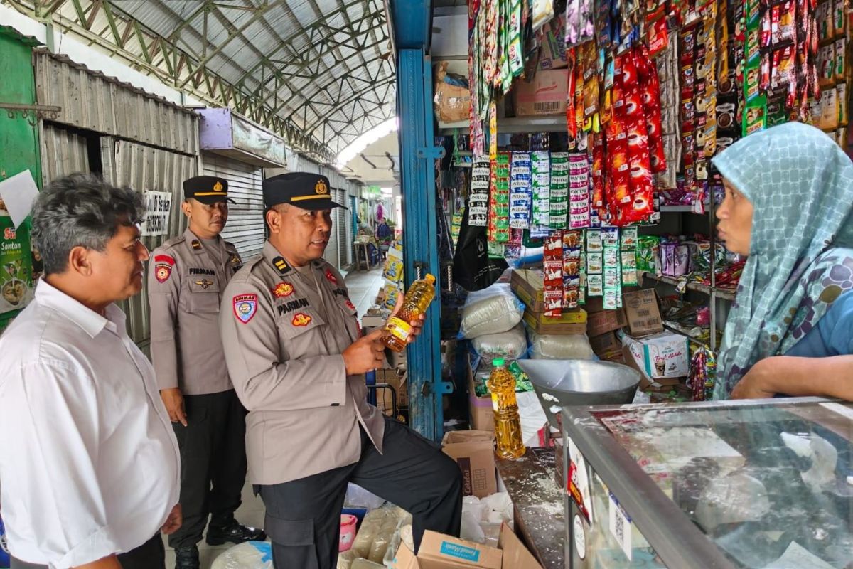 Polres Kudus cek minyak goreng berlabel Minyakita di pasaran