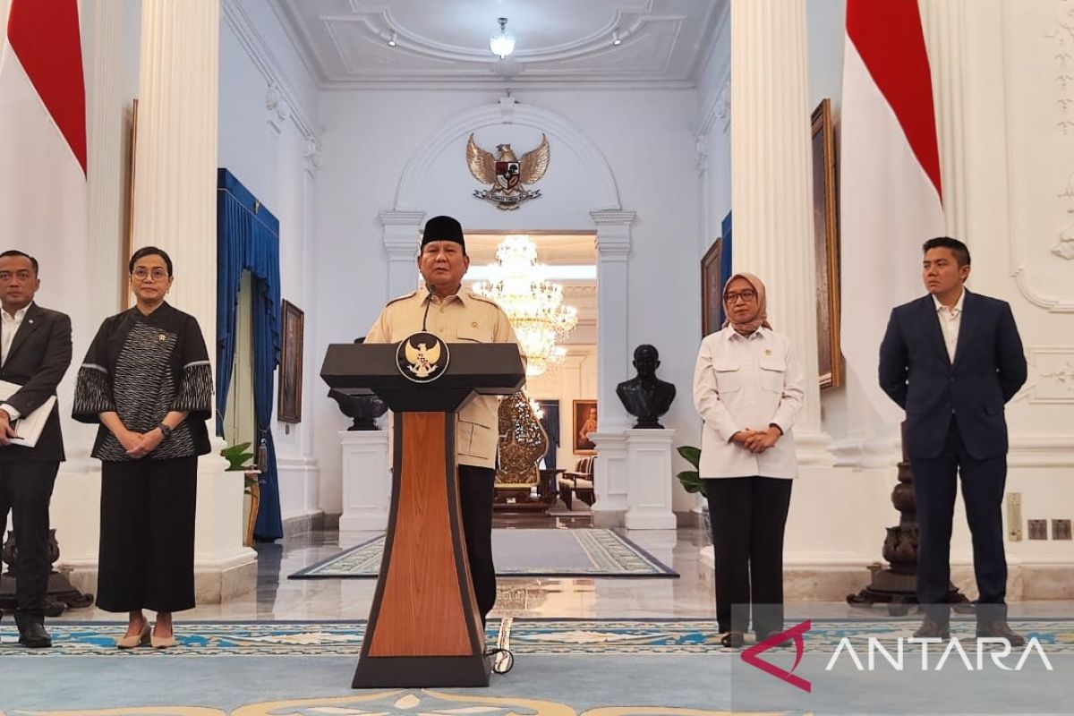 Prabowo teken PP 11/2025 atur pemberian THR dan gaji ke-13 untuk ASN