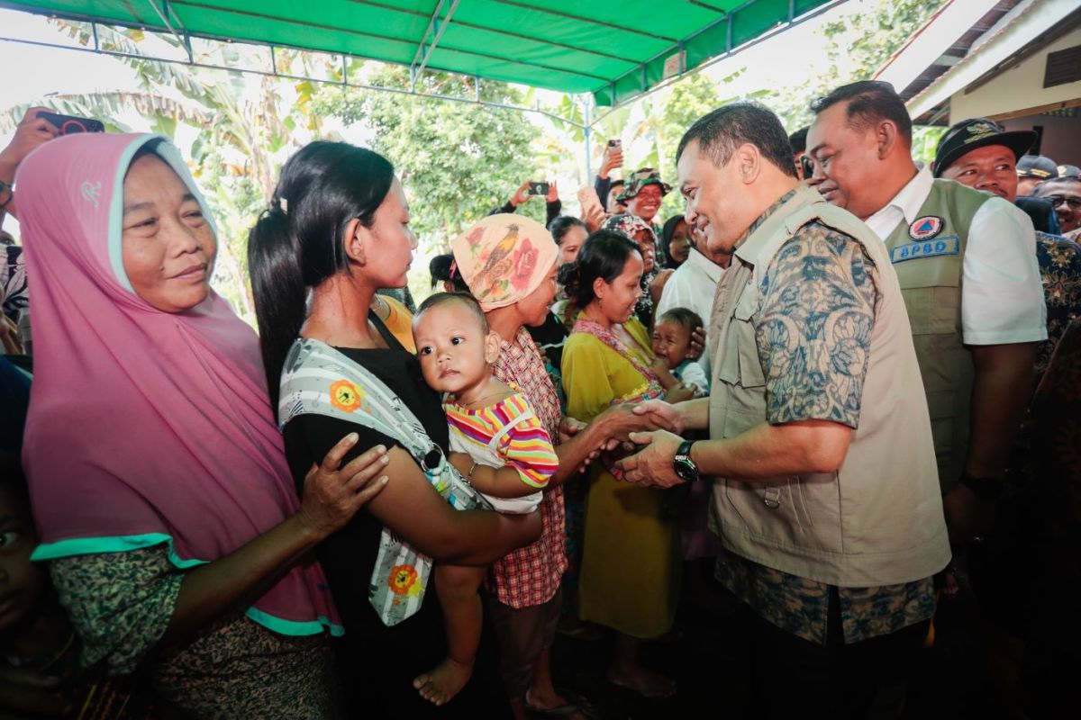 Gubernur Jateng kunjungi warga Grobogan yang mengungsi