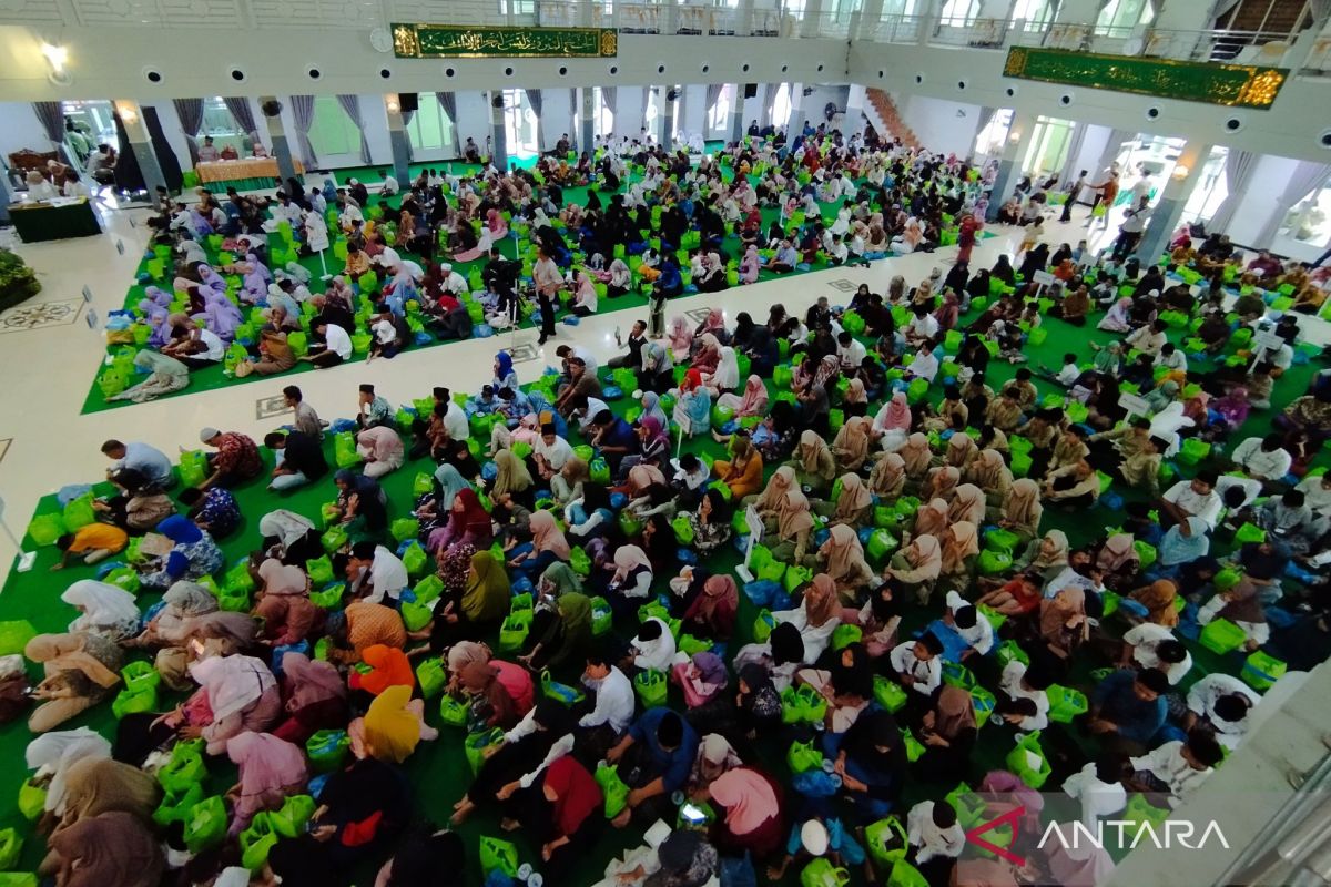 PT Pura Group Kudus santuni 1.000 anak yatim