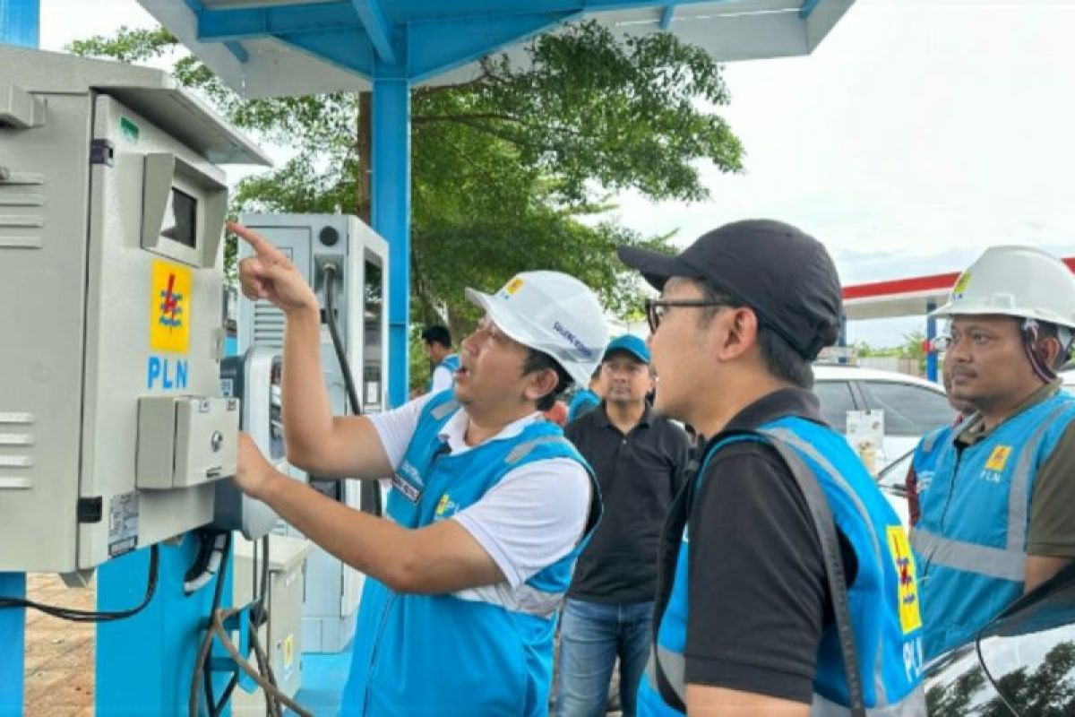 GM PLN Jateng DIY cek kesiapan SPKLU di "rest area" pantura