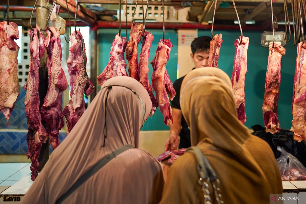 Harga-Daging-Sapi-Meningkat-Selama-Ramadhan-170325-FSW-20