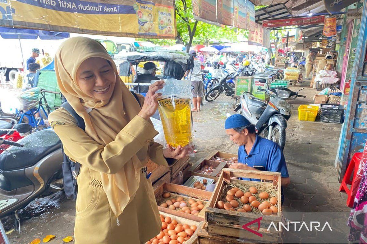 Pemkot Pekalongan ajak masyarakat teliti membeli migor subsidi