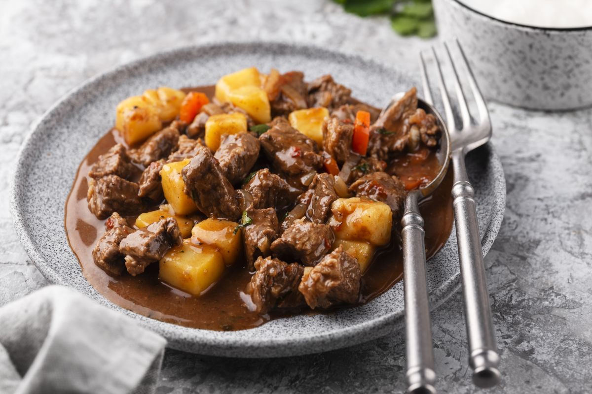 Resep semur daging sapi yang empuk dan lezat untuk Lebaran