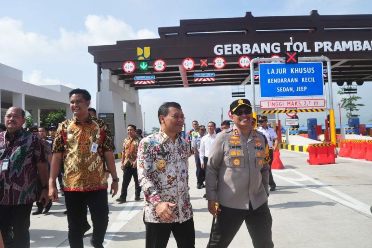 Gubernur Jateng  cek kesiapan tol Klaten menuju Yogyakarta