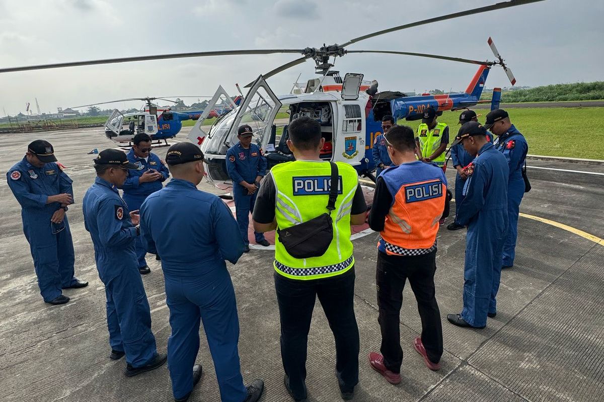 Dua heli ambulans Baharkam  disiagakan di gerbang Tol Kalikangkung