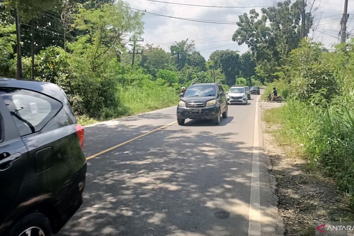 Arus balik di Jalinteng OKU mulai ramai dilalui kendaraan pemudik