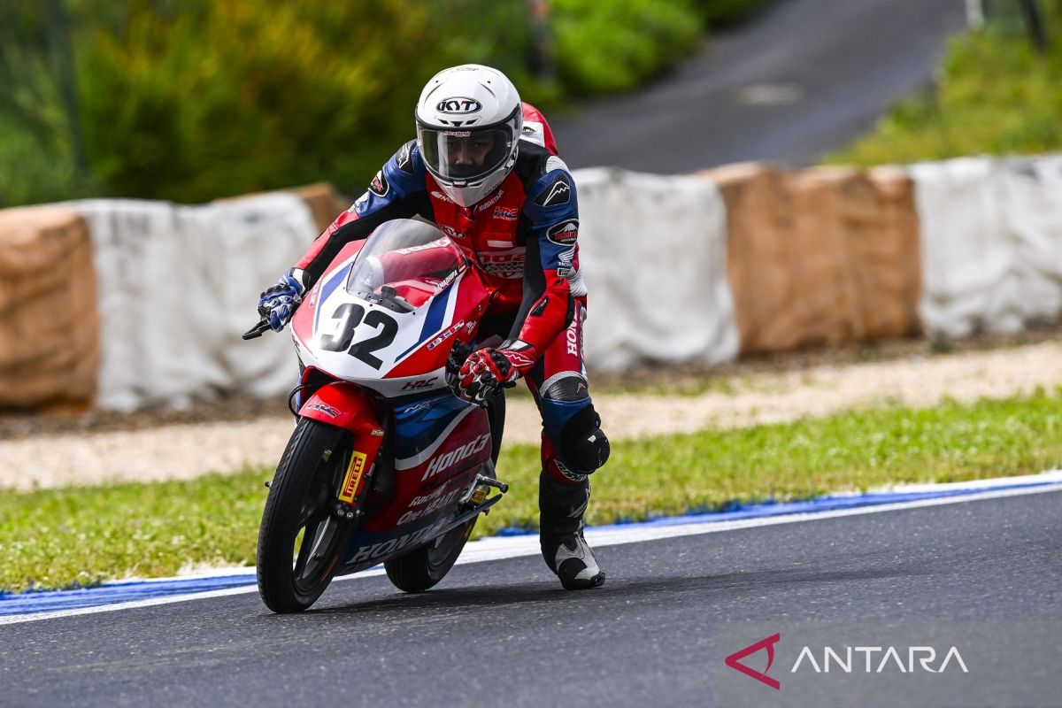 Hasil MotoGP Rookies Cup: Kiandra Ramadhipa Asal Sleman Sabet Podium Satu!
