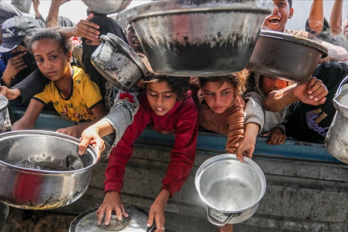 anak-Gaza-antri-makanan anak-Gaza-antri-makanan