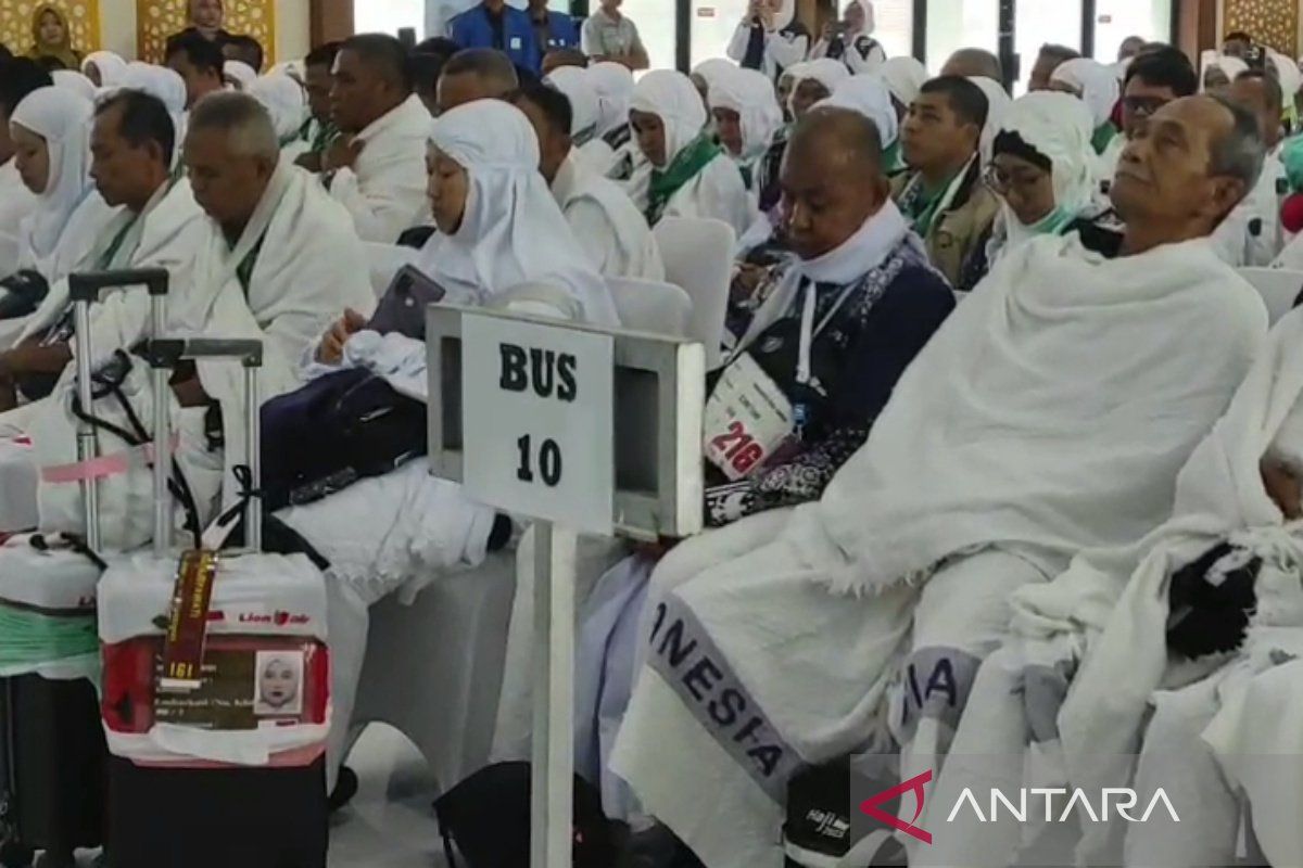 JCH Kloter 07 Embarkasi Banjarmasin diberangkatkan ke Makkah