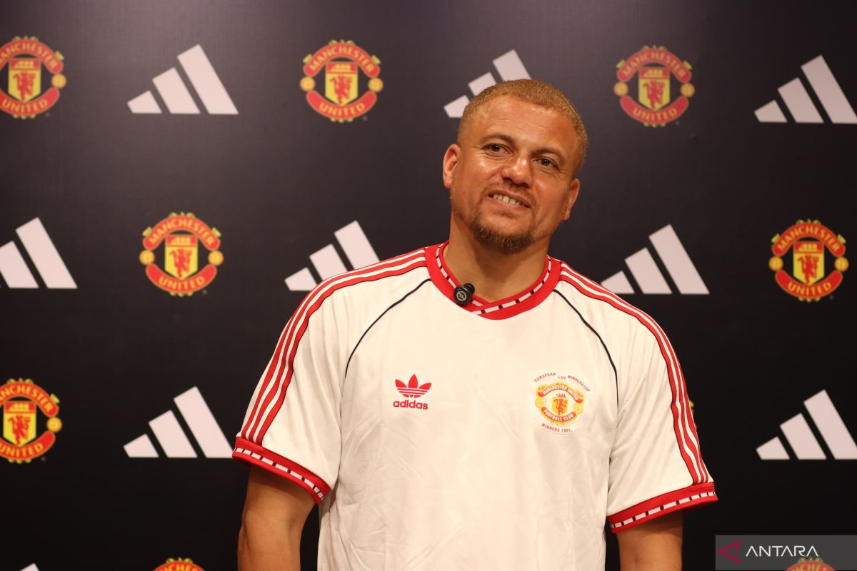 Legenda Manchester United sebut Patrick Kluivert sosok yang hebat
