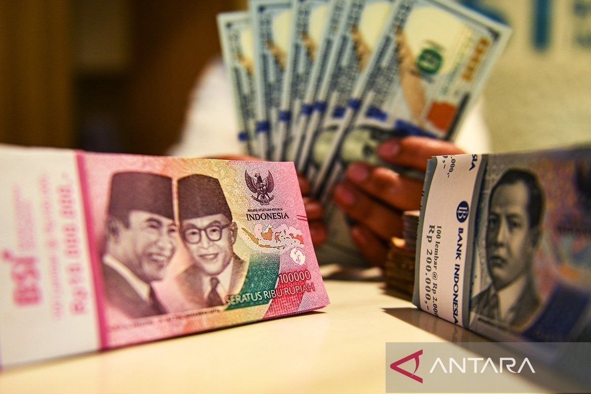 Rupiah menguat dipengaruhi ketidakpastian kebijakan tarif Trump