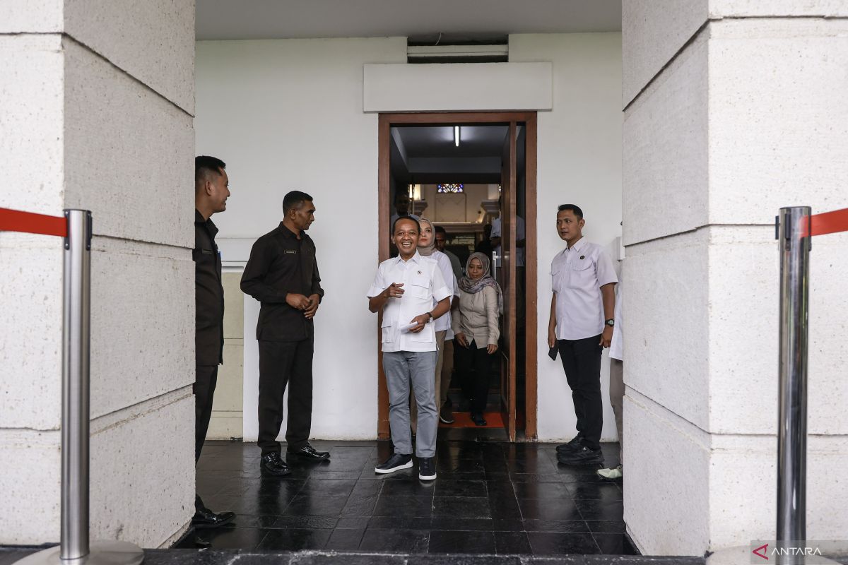 Kemarin, tambang nikel di Raja Ampat hingga Gunung Semeru meletus