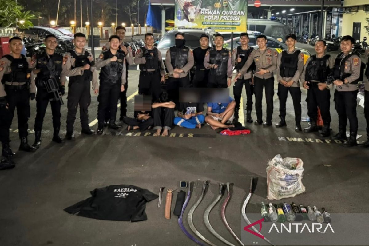 Kriminal kemarin, remaja tawuran hingga copet di GBK