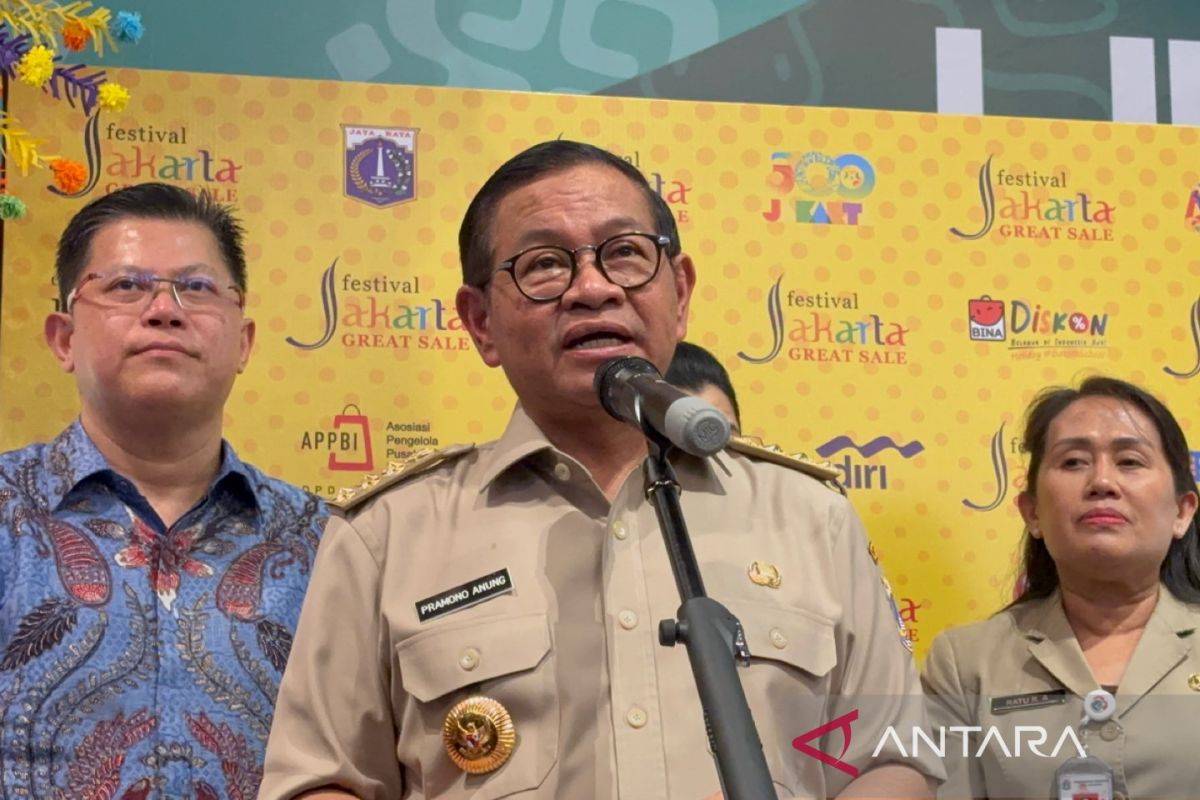 Pramono akan surati PT Adhi Karya untuk bongkar tiang monorel