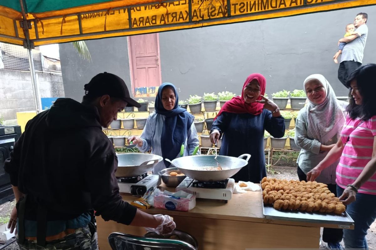 Dinas Pangan Jakbar gelar pelatihan diversifikasi olahan pertanian