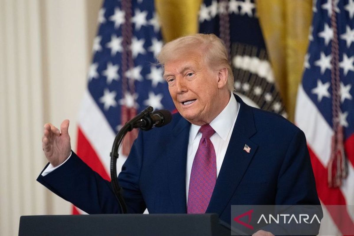 Trump bantah intelijen AS