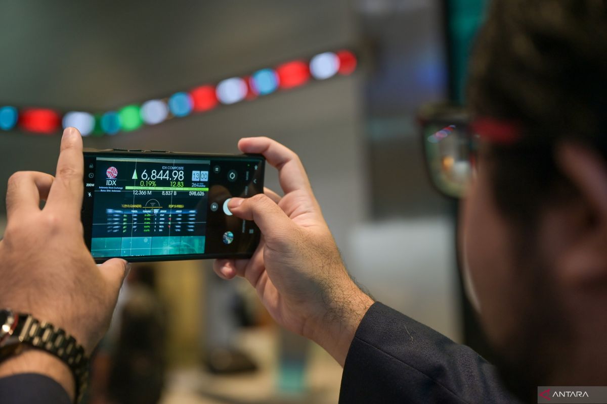 IHSG Senin dibuka menguat 37,06 poin