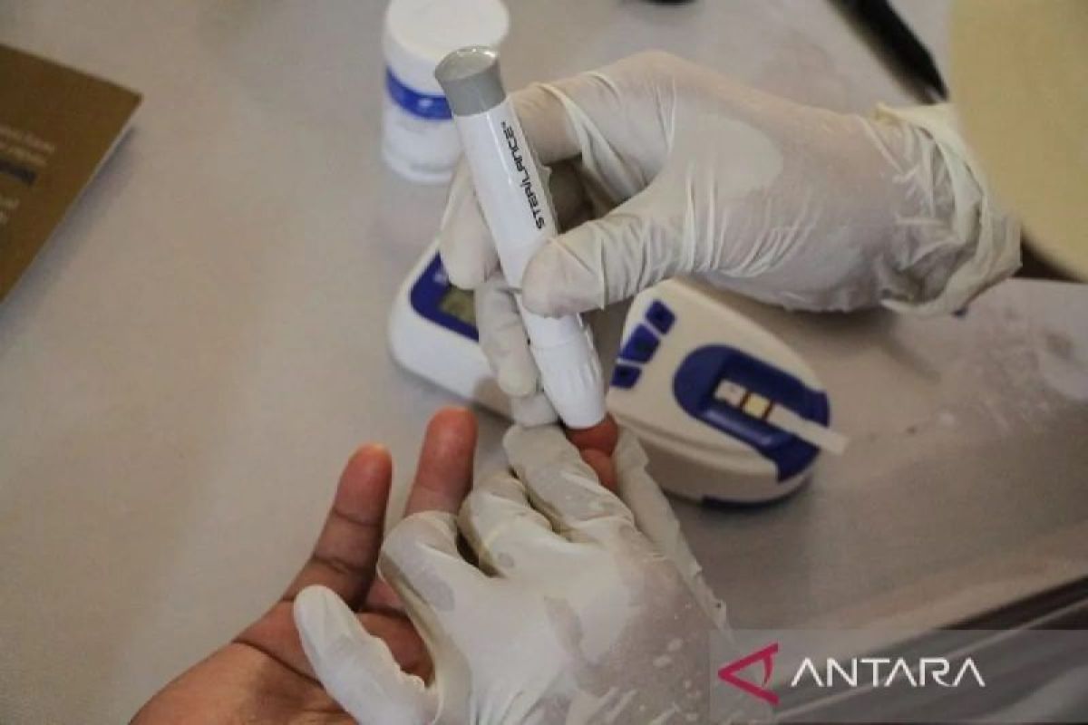 Pola hidup sehat langkah cegah diabetes dan hipertensi