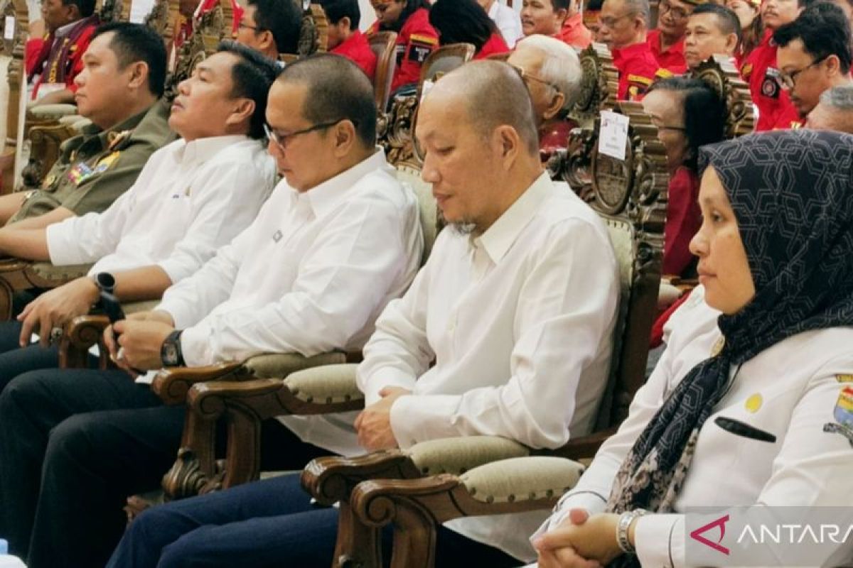 Pemkot Palembang wajibkan ASN berpakaian  dinas lengkap