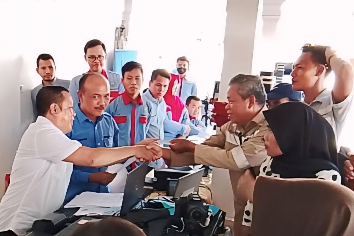 Permendagri 73/2022: Cara legal cantumkan gelar di nama KTP dan KK