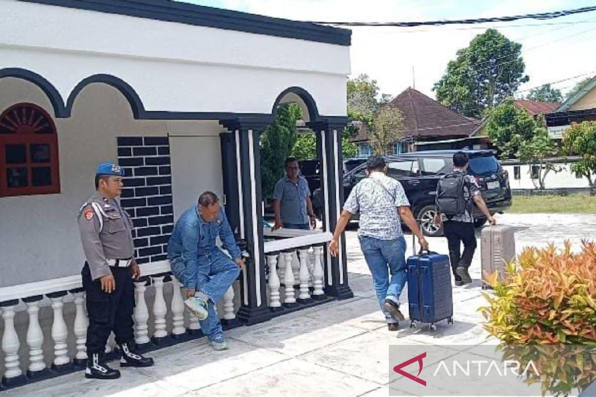 KPK sita dokumen di kediaman Dirut PT DNG di Padangsidimpuan