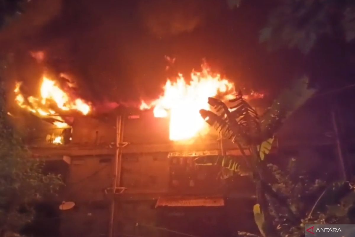 Seorang wanita lansia tewas dalam kebakaran rusun Klender